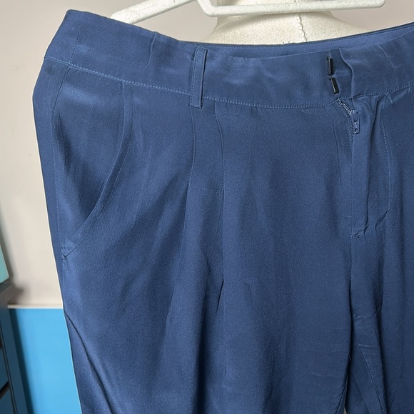 Parker Silk Navy Front Pleated  ruched slim leg Trouser size 4 - Picture 4 of 16